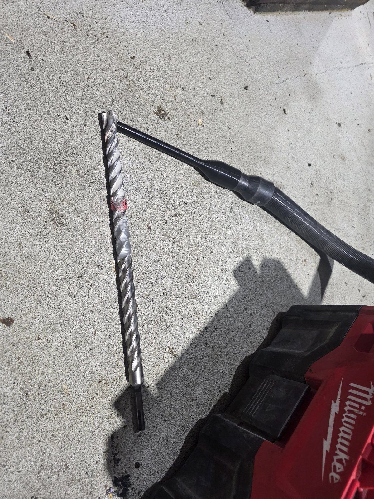 14mm Drill Hole Dust Extractor - Suits Milwaukee M18 Vacuums